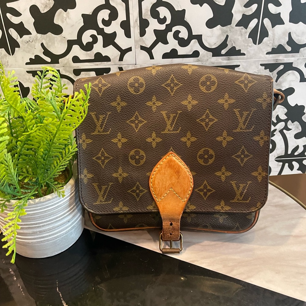 GUC LOUIS VUITTON Cartouchiere Monogram Shoulder Handbag - Picture 3 of 10